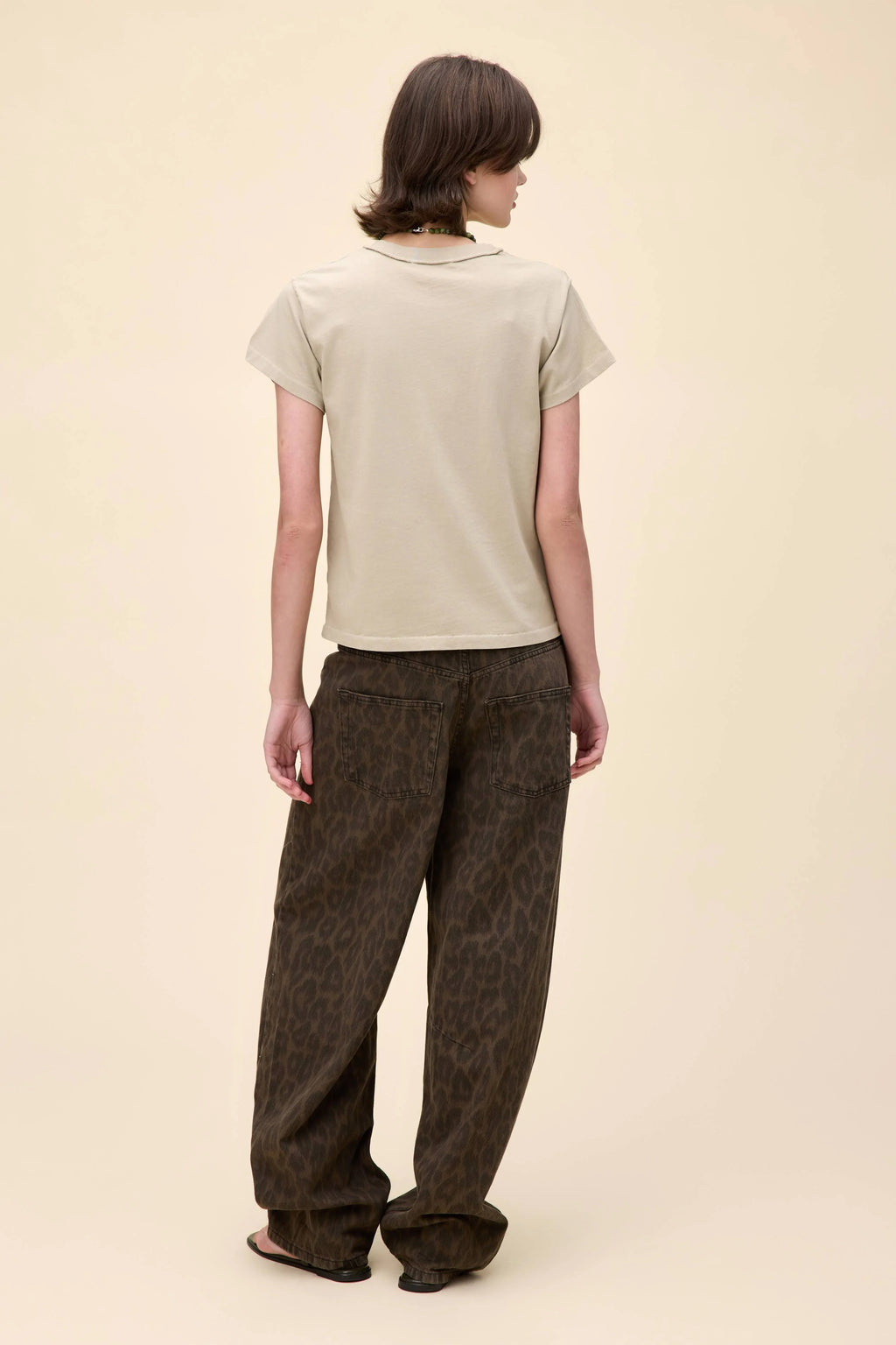 DAYDREAMER - WILLIE NELSON HORSE CALLED MUSIC REVERSE GF TEE - THE MNRCH