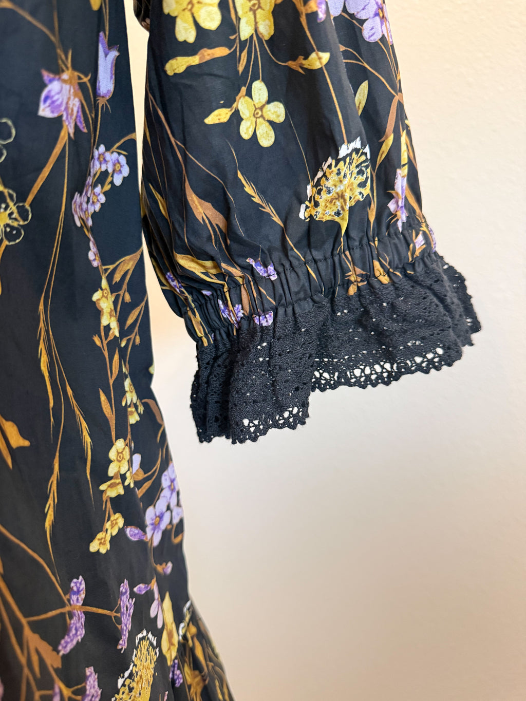 BLACK FLORAL DRESS - THE MNRCH