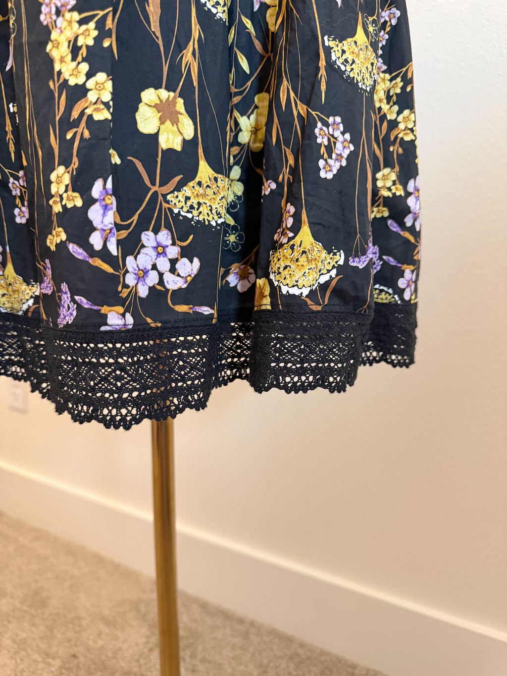 BLACK FLORAL DRESS - THE MNRCH
