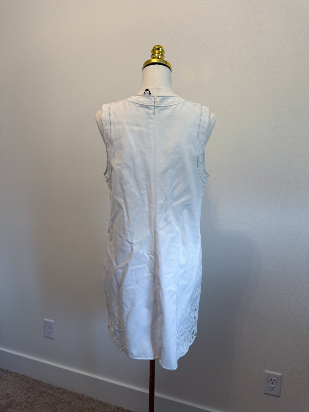 WHITE CUTOUT DRESS - THE MNRCH