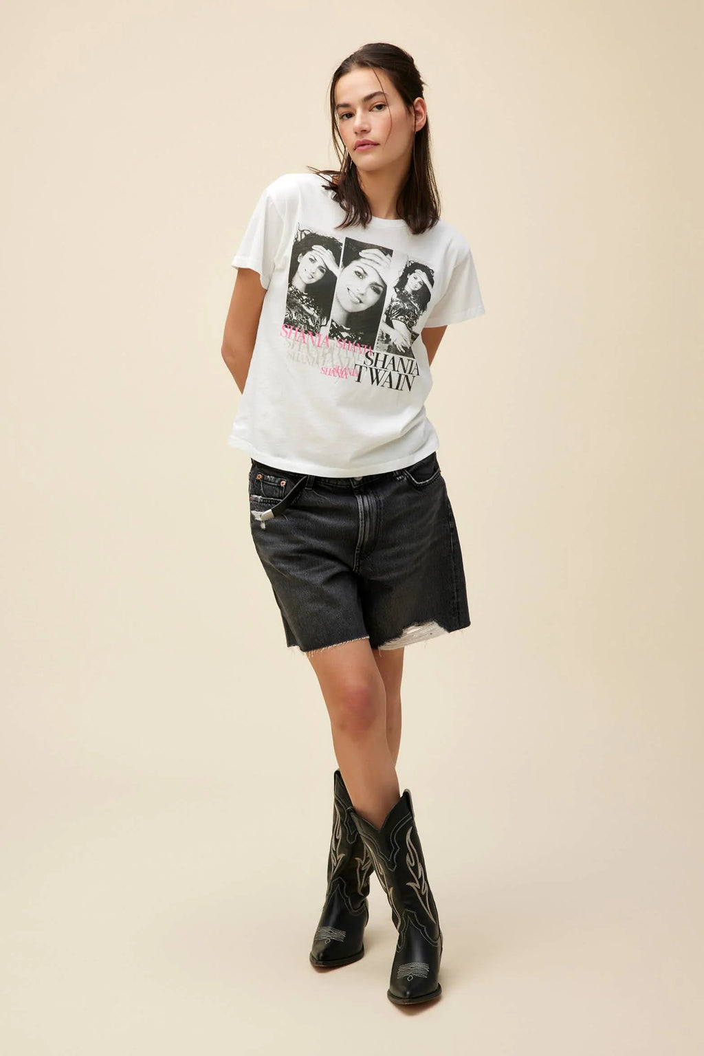 DAYDREAMER - SHANIA TWAIN REPEATED SOLO TEE - THE MNRCH